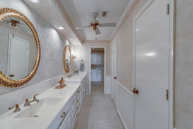 529 N Grand Ave, House other with 4 bedrooms, 3 bathrooms and null parking in Waxahachie TX | Image 16