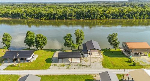 1085 Wc Pickett Rd, Clifton, TN, 38425-1506 | Card Image