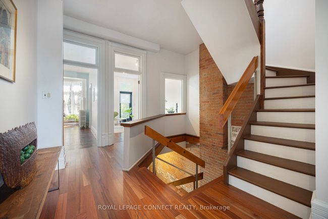 288 Sherbourne St, House attached with 9 bedrooms, 5 bathrooms and null parking in Toronto ON | Image 18
