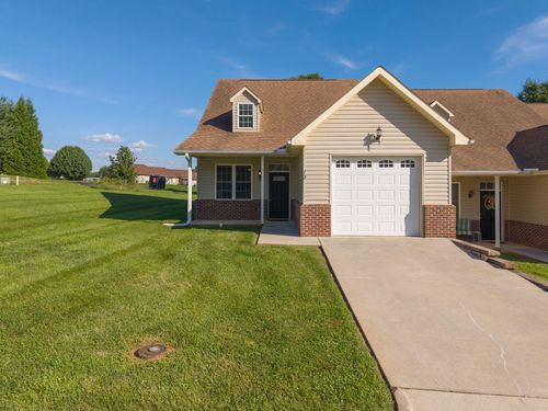 19 Hunters Valley Ln, Rocky Mount, VA, 24151-2290 | Card Image