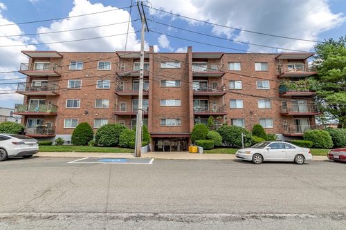 apt-405-10 Foster St, Wakefield, MA, 01880-2909 | Card Image