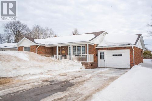 535 Mcnabb St, Sault Ste. Marie, ON, P6B1Z5 | Card Image