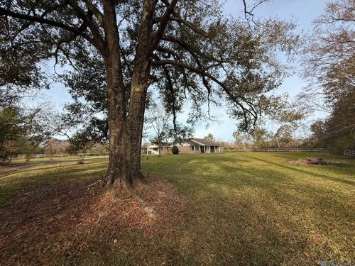 18565 Aydell Ln, French Settlement, LA, 70733-2006 | Card Image