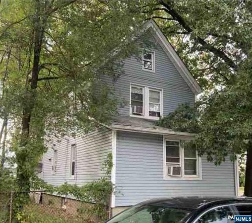 547 Church St, Ridgefield, NJ, 07657-2101 | Card Image