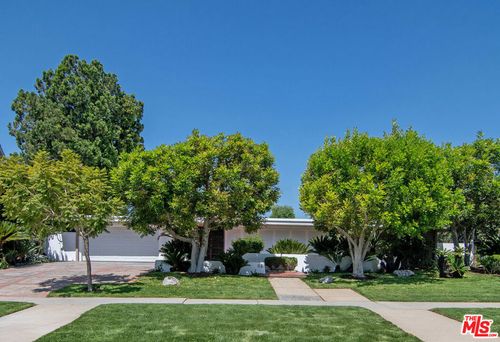 115 S June St, Los Angeles, CA, 90004-1043 | Card Image