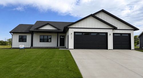 1361 Annapolis Dr, Holmen, WI, 54636-6408 | Card Image