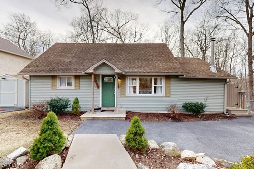 319 Midway Dr, Highland Lakes, NJ, 07422-2140 | Card Image