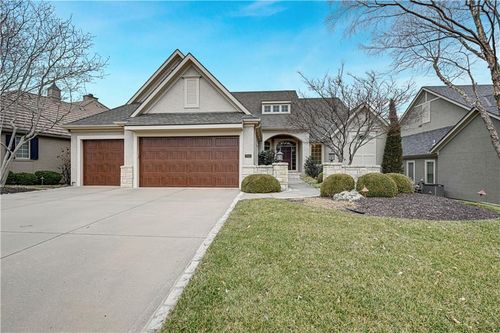 740 Suffolk Ln, Belton, MO, 64012-3377 | Card Image