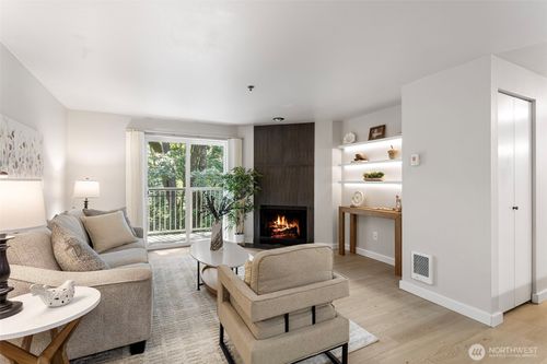 f303-975 Aberdeen Ave Ne, Renton, WA, 98056-2890 | Card Image