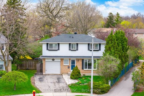807 Secord Court, Milton, ON, L9T3T3 | Card Image