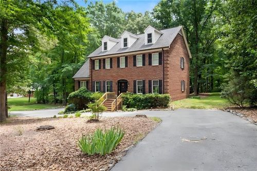 114 Willoughby Park Dr, High Point, NC, 27265-8661 | Card Image