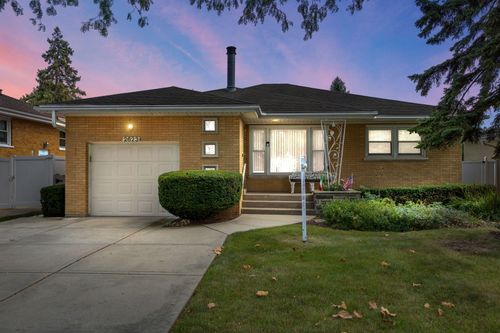 2623 Sunnyside Ave, Westchester, IL, 60154-5325 | Card Image