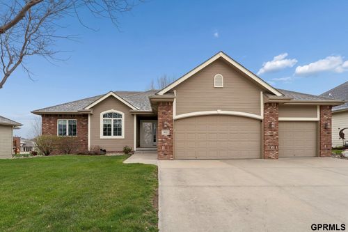 9422 Granville Pkwy, La Vista, NE, 68128-2991 | Card Image