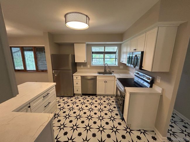 335 Burroughs St, House other with 4 bedrooms, 2 bathrooms and null parking in Plymouth MI | Image 10