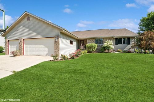 420 E Sunny Hill Drive, Elkhorn, WI, 53121 | Card Image