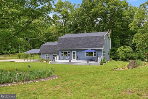 2361 Mccoys Ferry Rd, HEDGESVILLE, WV, 25427-5860 | Card Image