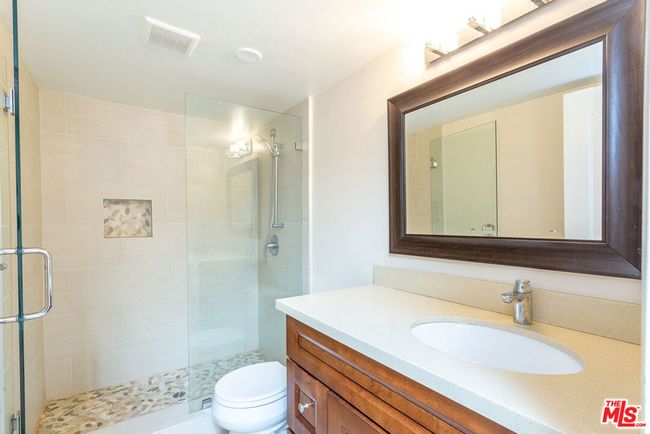 11 - 910 19 Th St, Condo with 3 bedrooms, 3 bathrooms and 2 parking in Santa Monica CA | Image 25