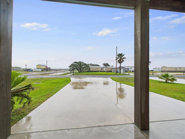 2403 S Bronte St, House other with 3 bedrooms, 2 bathrooms and 3 parking in Rockport TX | Image 45