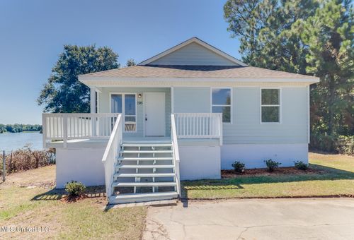 705 Josephine St, Pass Christian, MS, 39571-3713 | Card Image