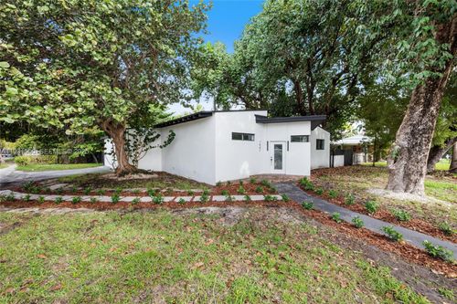 1001 Ne 82nd St, Miami, FL, 33138-4131 | Card Image