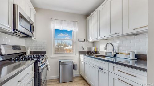 2-198-18 Pompeii Ave, Hollis, NY, 11423-1422 | Card Image