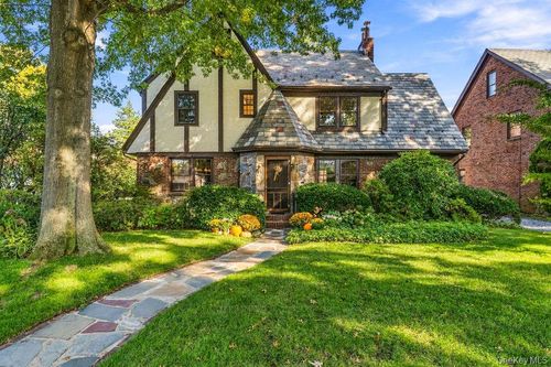 123 Weyford Terrace, Hempstead, NY, 11530 | Card Image