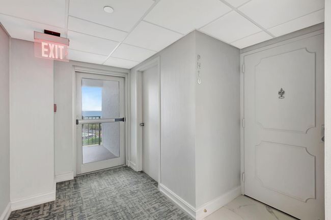 PH10 - 4750 S Ocean Blvd, Condo with 2 bedrooms, 2 bathrooms and null parking in Highland Beach FL | Image 36