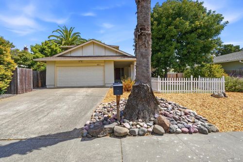 601 Appaloosa Dr, Petaluma, CA, 94954-4610 | Card Image