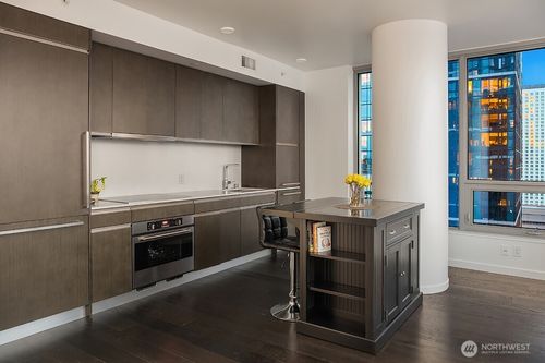 unit-3005-1808 Minor Ave, Seattle, WA, 98101-2243 | Card Image