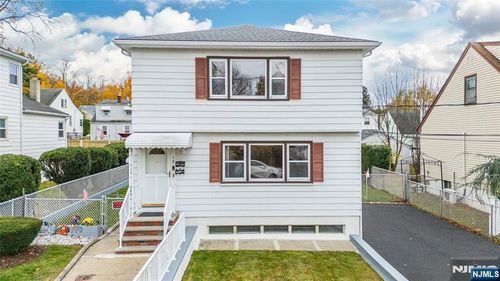 18 Birch St, Bloomfield, NJ, 07003-4004 | Card Image