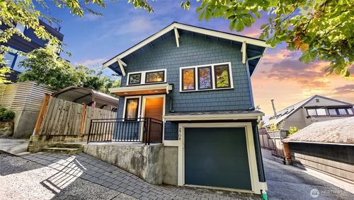 2708 1st Ave W, Seattle, WA, 98119-2327 | Card Image