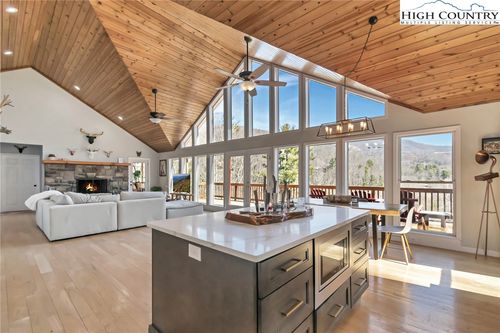 731 River Run Rd, Banner Elk, NC, 28604-7734 | Card Image