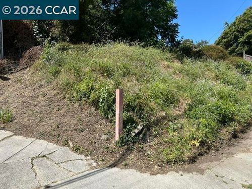 5229 Macarthur Blvd, Oakland, CA, 94619 | Card Image