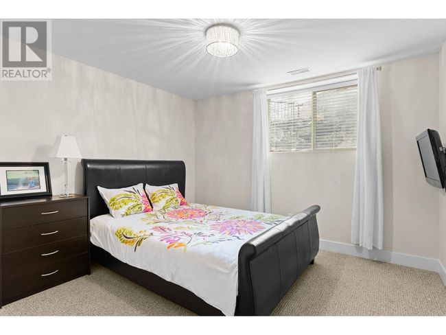 1089 Long Ridge Dr, House other with 4 bedrooms, 3 bathrooms and 2 parking in Kelowna BC | Image 33