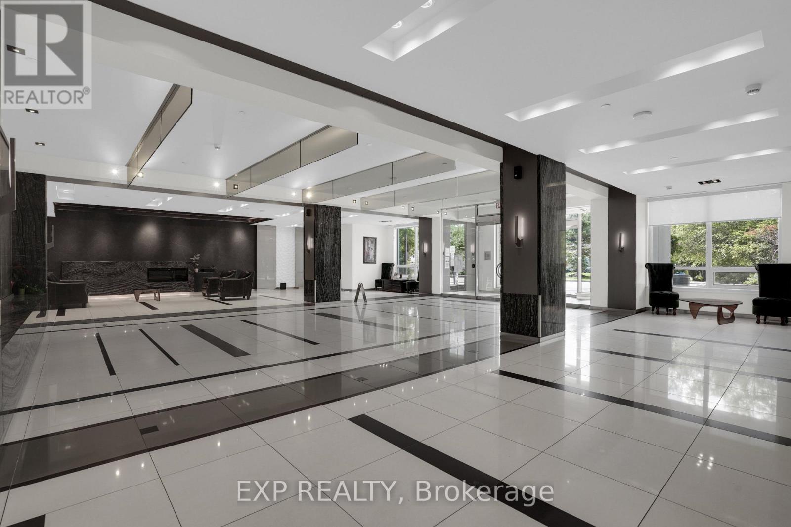 Residential in Markham (Thornhill) 3