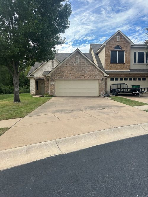 380 Greathouse Vlg, Decatur, TX, 76234-1085 | Card Image