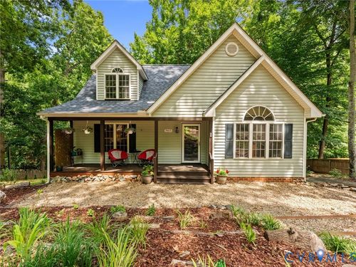 7405 Kentucky Derby Dr, Midlothian, VA, 23112-6415 | Card Image