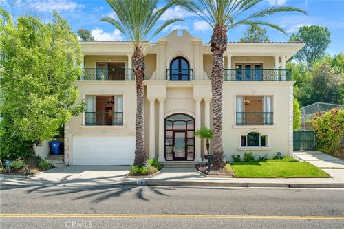 2784 Deep Canyon Dr, Beverly Hills, CA, 90210-1056 | Card Image