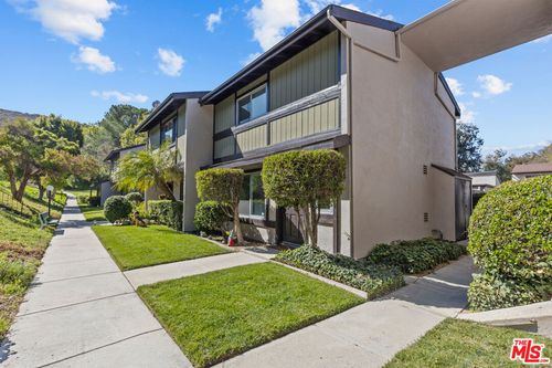8806 1/2 Wyngate St, Sunland, CA, 91040-1918 | Card Image