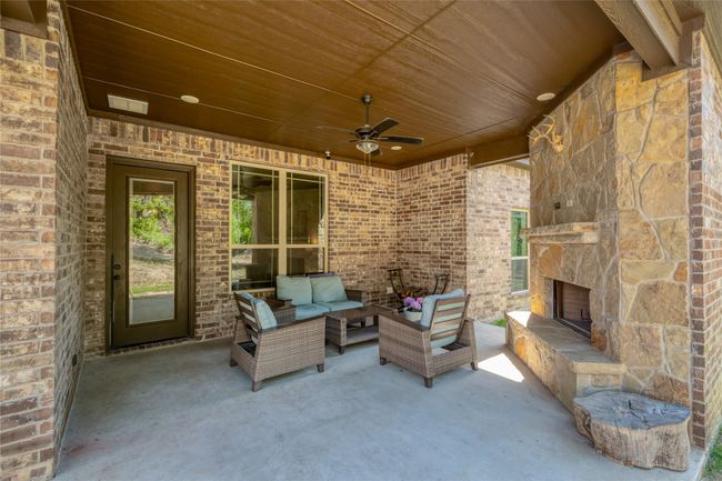 1033 Tex Ln, House other with 4 bedrooms, 2 bathrooms and null parking in Springtown TX | Image 34