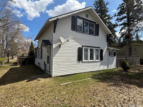 501 Railway Avenue, Kinistino, SK, S0J1H0 | Card Image
