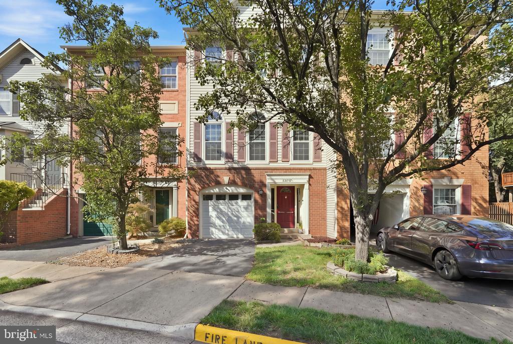Residential in ASHBURN 4