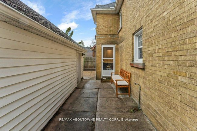 1 College St, House other with 4 bedrooms, 3 bathrooms and 2 parking in Kingston ON | Image 35