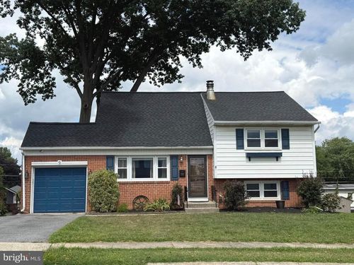 110 Montieth Ave, Reading, PA, 19609-2122 | Card Image