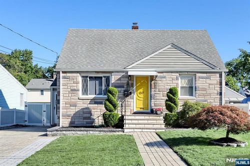 159 New York Ave, Bergenfield, NJ, 07621-1458 | Card Image
