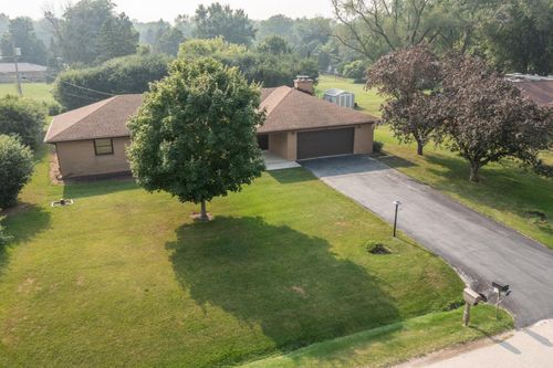 W145N5125 Stone Drive, Menomonee Falls, WI, 53051 | Card Image