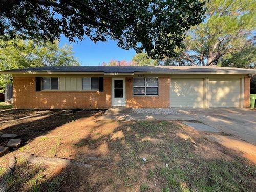1329 Harrison Ln, Hurst, TX, 76053-4050 | Card Image