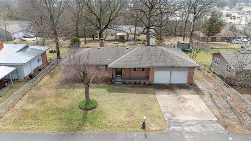 18 E 15th St, Grove, OK, 74344-5331 | Card Image