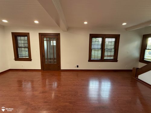 2037 E Grand Blanc Rd, Grand Blanc, MI, 48439-2700 | Card Image