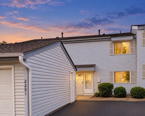 2281 Pond Ave E, Maplewood, MN, 55119-5504 | Card Image